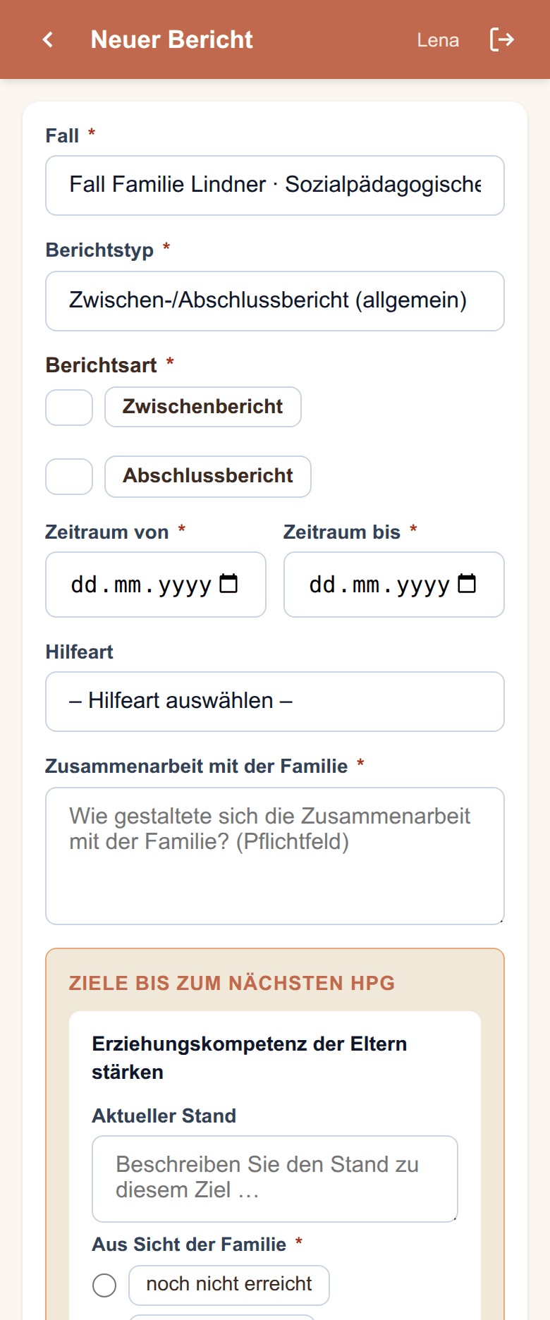 Der Anfang des Formulars: Fall und Berichtstyp, Berichtsart, Zeitraum von und bis, Hilfeart und das Feld „Zusammenarbeit mit der Familie".