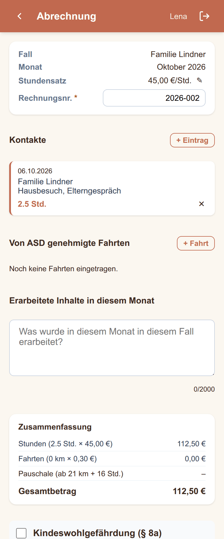 Die Abrechnung mit einem Eintrag. Darunter das Feld „Erarbeitete Inhalte in diesem Monat", die Zusammenfassung mit dem Gesamtbetrag und die Schaltflächen „Einreichen" und „Als Entwurf speichern".